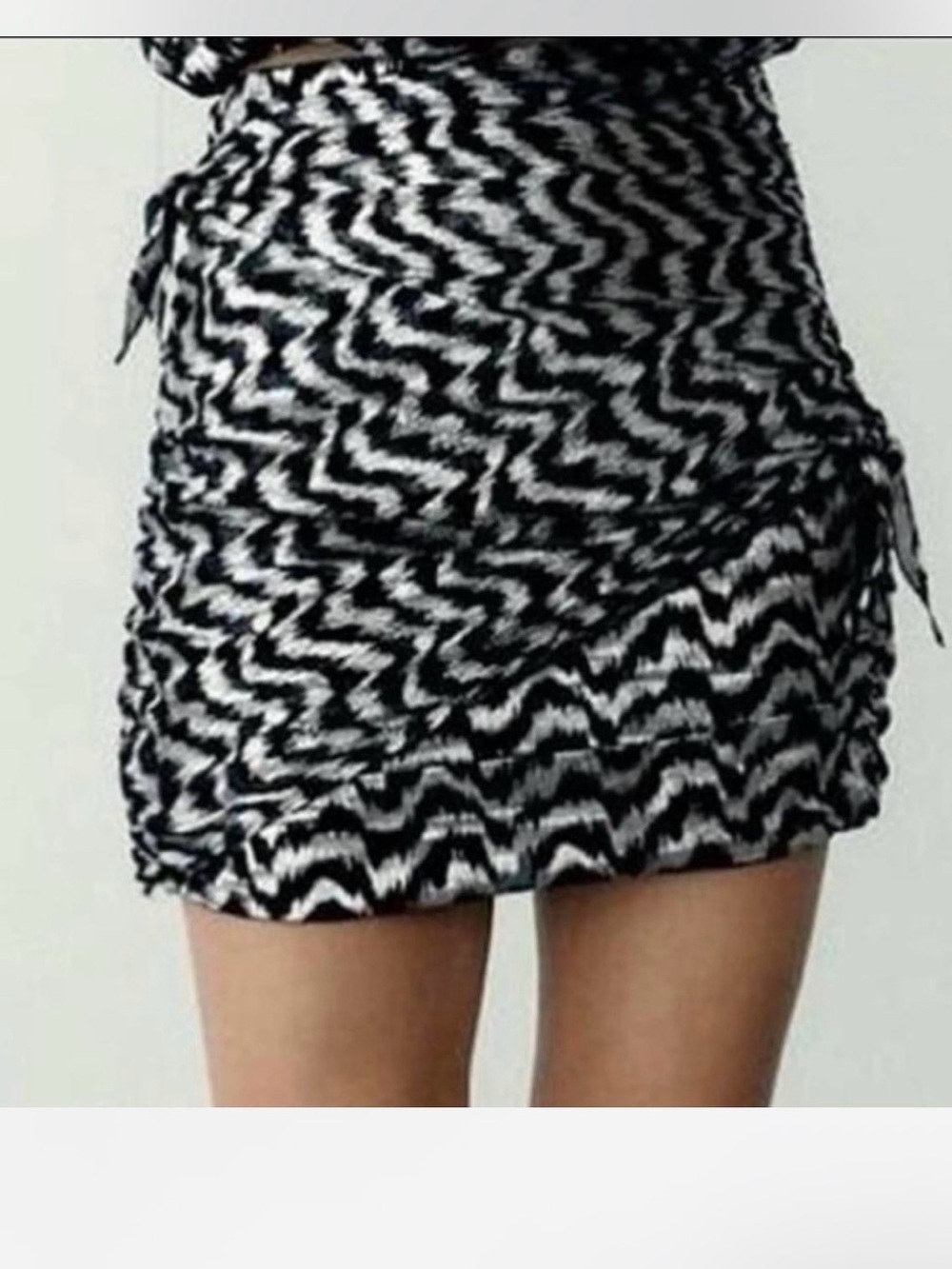 Zara Black & White Zigzag Ruched Mini Skirt